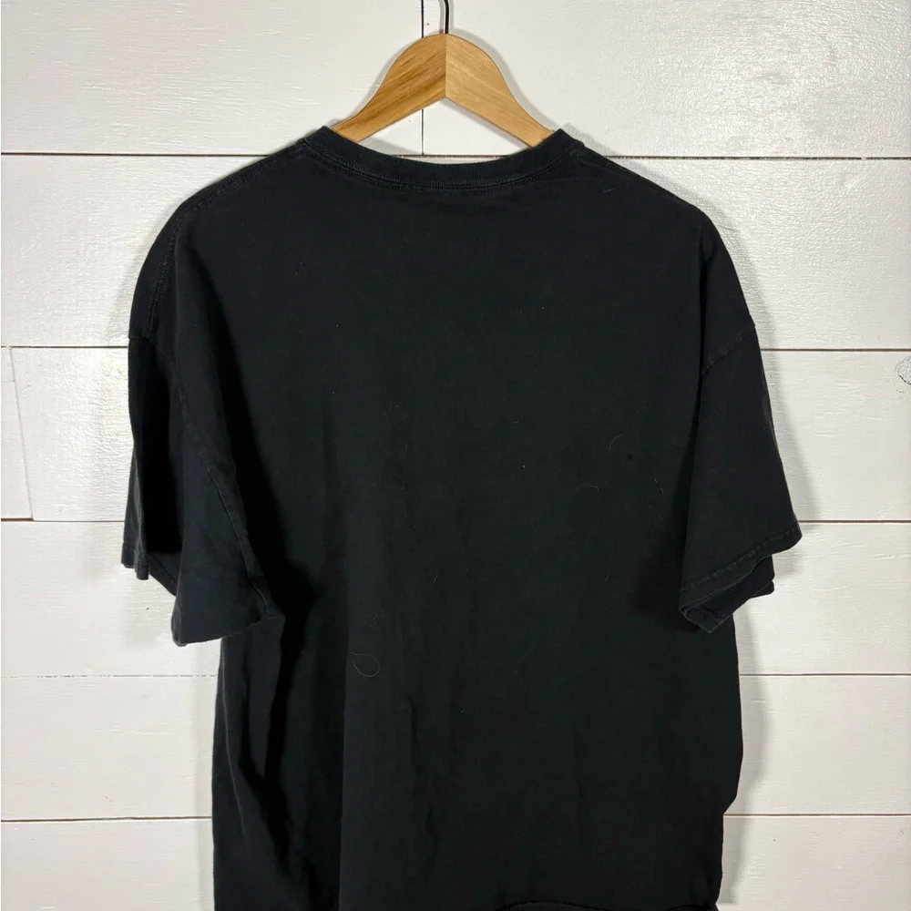 Johnny Cash “Man in Black” Graphic Tee Black Distressed Look - Picture 5 of 5